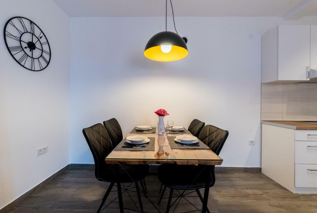 Villa Anja 2Nd Floor 佩罗杰 外观 照片