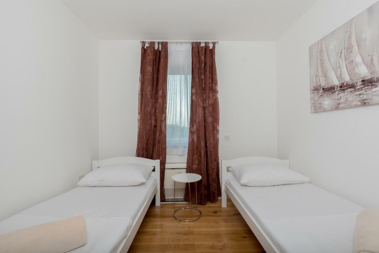 Villa Anja 2Nd Floor 佩罗杰 外观 照片
