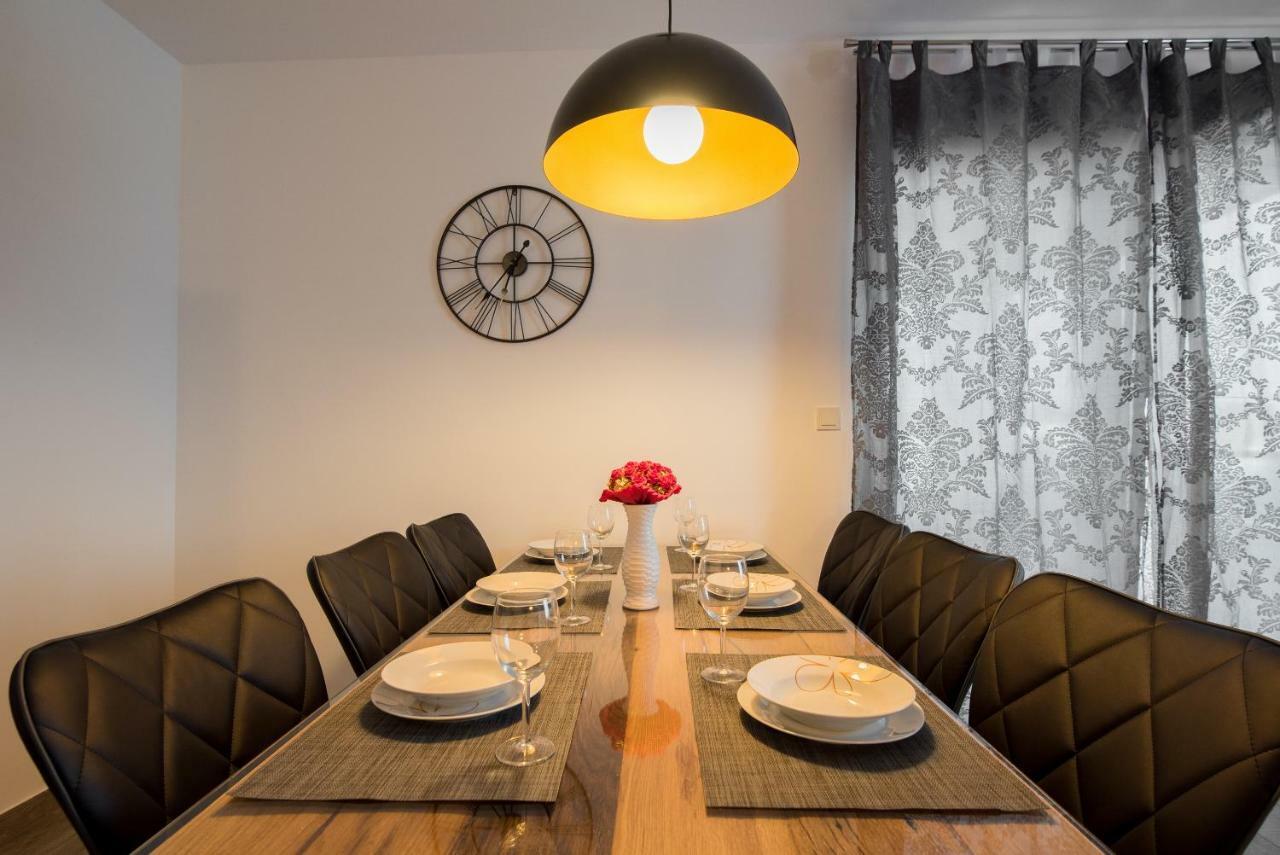 Villa Anja 2Nd Floor 佩罗杰 外观 照片