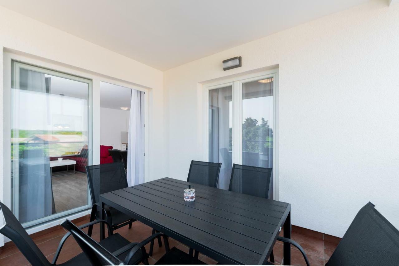 Villa Anja 2Nd Floor 佩罗杰 外观 照片