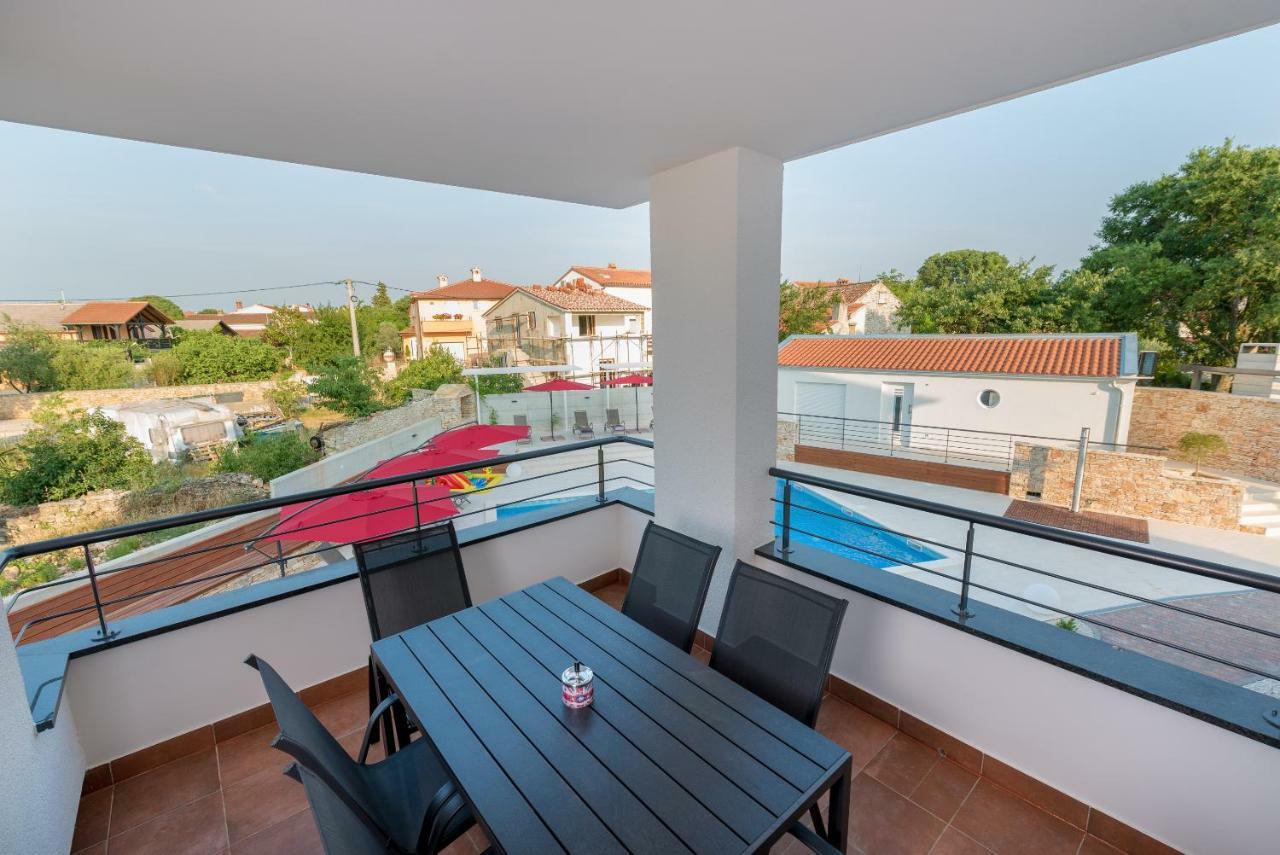 Villa Anja 2Nd Floor 佩罗杰 外观 照片