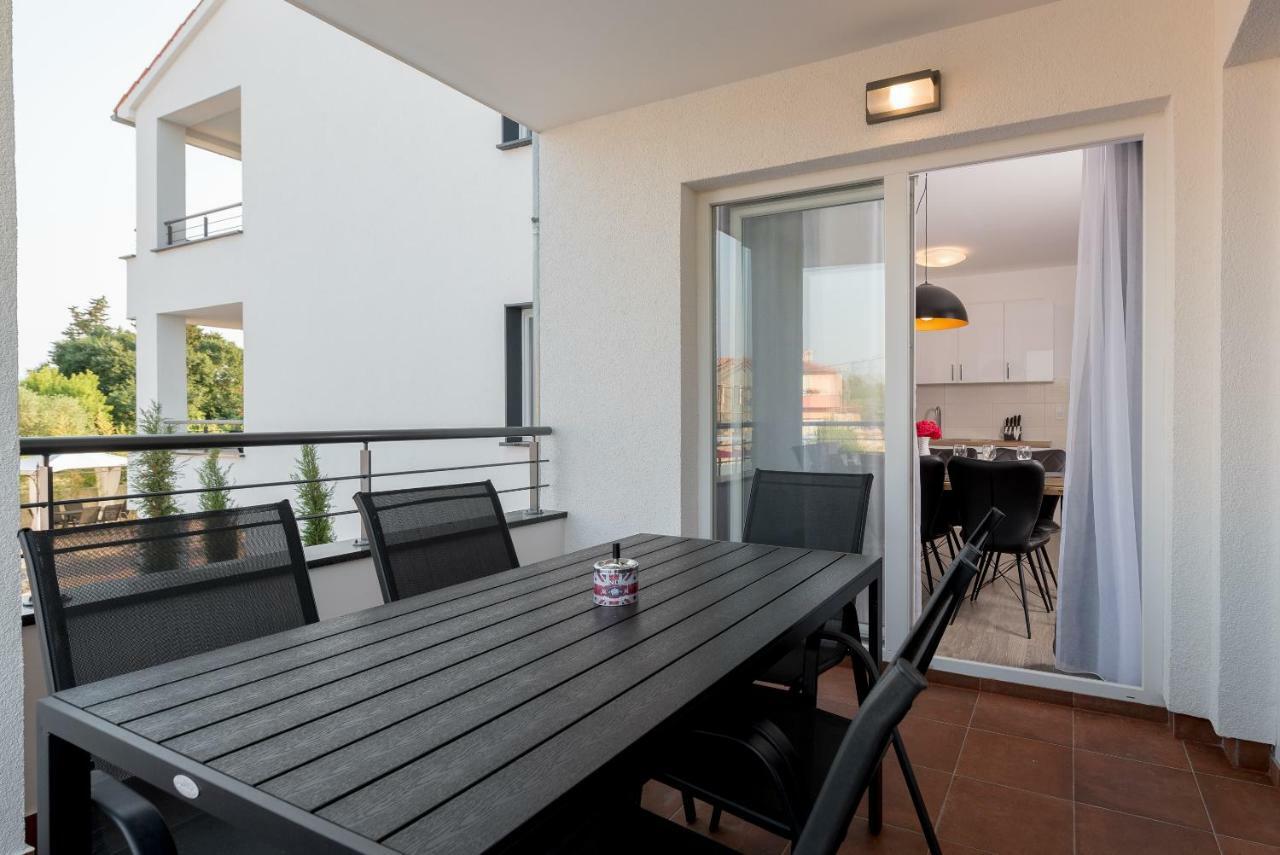 Villa Anja 2Nd Floor 佩罗杰 外观 照片